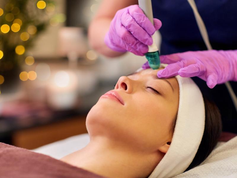 How Does a DiamondGlow Facial Work on the Cellular Level?